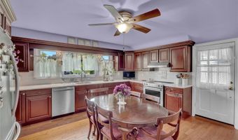 336 Richmond Ave, Amityville, NY 11701