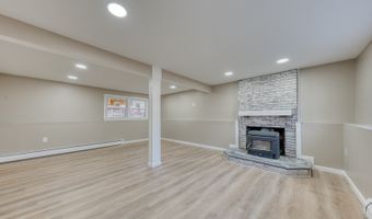 825 Old Hartford Rd, Colchester, CT 06415