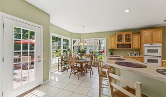 915 Cimarron Oval, Aurora, OH 44202