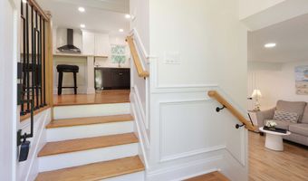 76 Swartzel Dr, Middletown, NJ 07748
