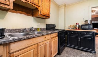 210 Lincoln St, Badin, NC 28009