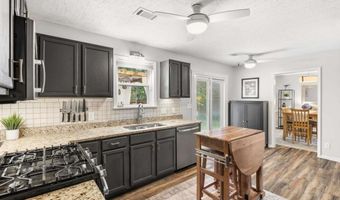 225 Royal Colony Ct, Alpharetta, GA 30022