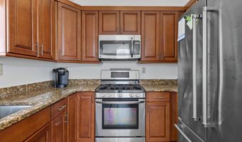 273 7TH St, Avalon, NJ 08202