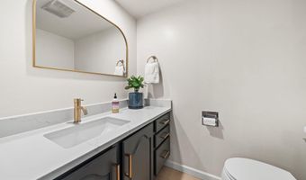 1301 N COURTHOUSE Rd 1807, Arlington, VA 22201