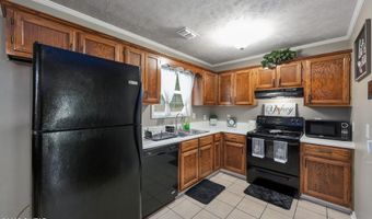 37 W Tracy St, Bells, TN 38006