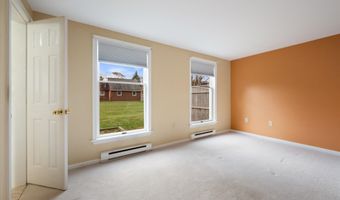 22 Cortland Cir, Bangor, ME 04401