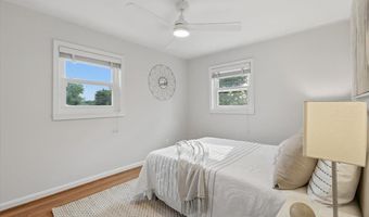 115 S IRIS St, Alexandria, VA 22304