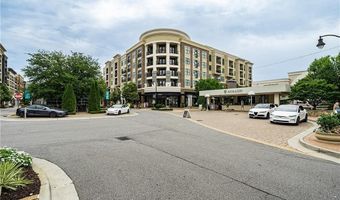 5600 Surrey Ct, Alpharetta, GA 30009