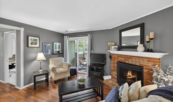 1356 Holgate Dr G3, Ballwin, MO 63021