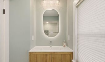 8 Champlin St, Newport, RI 02840