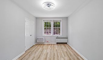 226 N THOMAS St 226-4, Arlington, VA 22203