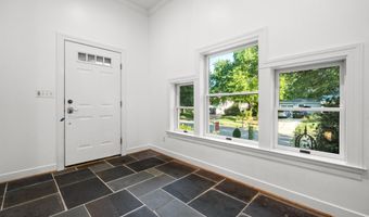 8721 WATERFORD Rd, Alexandria, VA 22308