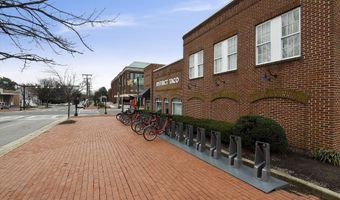 973 POWHATAN St, Alexandria, VA 22314