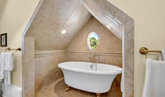 1611 Glenn Swetman St, Biloxi, MS 39530