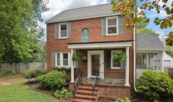 2323 N BURLINGTON St, Arlington, VA 22207