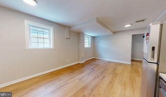 706 N CLEVELAND St, Arlington, VA 22201
