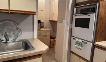 1407 S 2nd St, Aberdeen, SD 57401