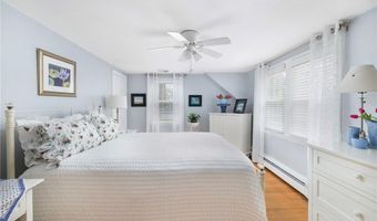 221 Trinity St, Warwick, RI 02886