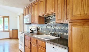 10015 Regatta Trl, Aurora, OH 44202