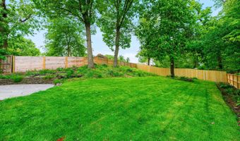 250 ASPEN St, Alexandria, VA 22305