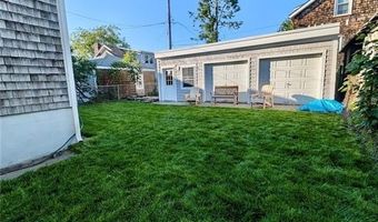18 Bedlow Ave, Newport, RI 02840