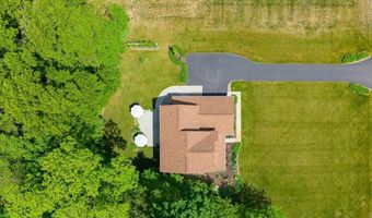4018 McKenna Dr, Adrian, MI 49221