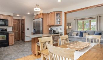 27 Grafton Dr, Bedford, NH 03110