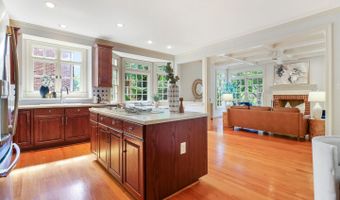 4831 26TH St N, Arlington, VA 22207