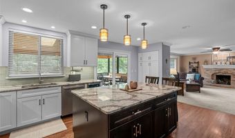 2535 Barrett Springs Dr, Ballwin, MO 63021