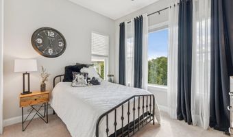 102 PHOEBE Ct, Lake Frederick, VA 22630