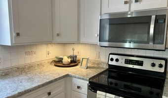 8 Pine Hill Dr, Belfast, ME 04915