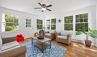 475 Riverside Dr, Cheshire, CT 06410