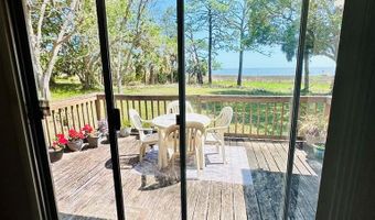 26 17th St, Apalachicola, FL 32320