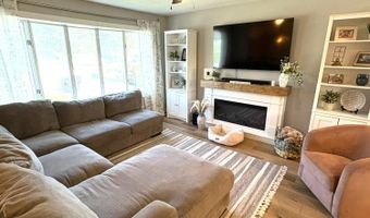645 Ensign Ave, Beachwood, NJ 08722