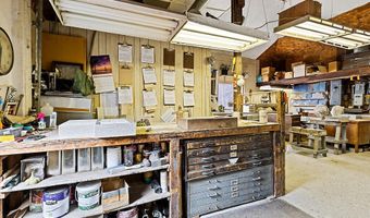 585 Riverside Dr, Augusta, ME 04330