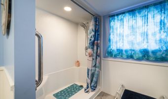 830 DIVISION St SE, Bandon, OR 97411