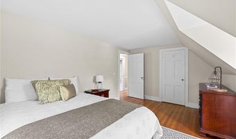 72 Ferry Ln, Barrington, RI 02806