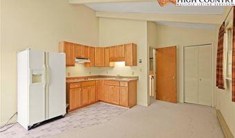 455 Boulder Gardens Rd, Banner Elk, NC 28604