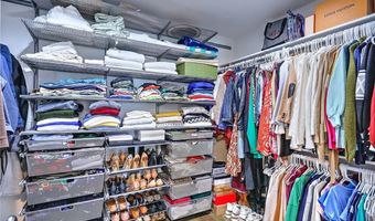 1 W Farm Rd, Smithfield, RI 02917