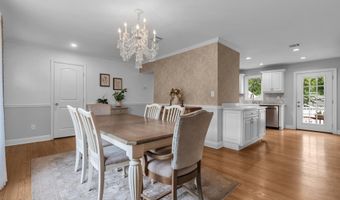 55 Drift Rd, Belford, NJ 07718