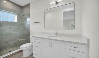 392 4TH St, Atlantic Beach, FL 32233