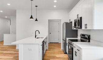 457 Rosedale Ter, Ballwin, MO 63021