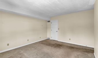 660 Youngs Rd E, Amherst, NY 14221