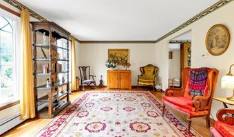 1581 N Forest Rd, Amherst, NY 14221