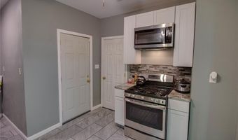 2828 Residence St, Alton, IL 62002