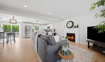 8 Robin Way 7, Chester, NH 03036