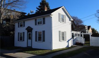 26 Freebody St, Newport, RI 02840
