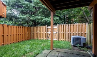 534 WINDING ROSE Dr, Rockville, MD 20850