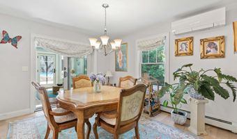 49 Hadlock Rd, Falmouth, ME 04105