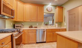 56 W Aspen Way, Aberdeen, NJ 07747